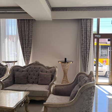 Regal Ballroom Caransebeş Exterior foto
