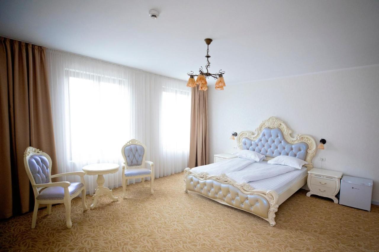 Regal Ballroom Caransebeş Exterior foto